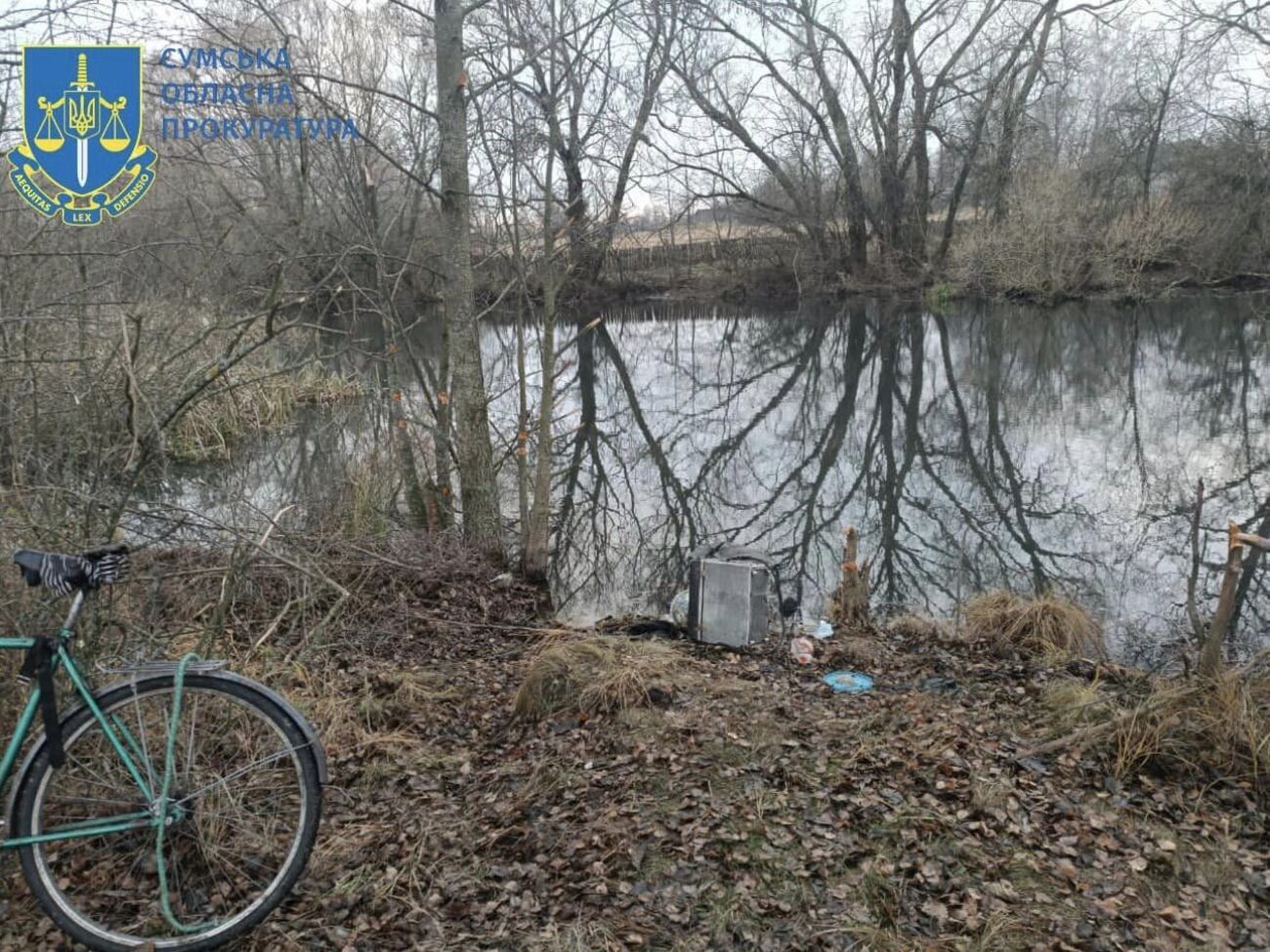 Унаслідок російської атаки в Сумській області загинув 73-річний чоловік, який рибалив на озері, розповіли в прокуратурі