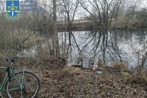 Унаслідок російської атаки в Сумській області загинув 73-річний чоловік, який рибалив на озері, розповіли в прокуратурі