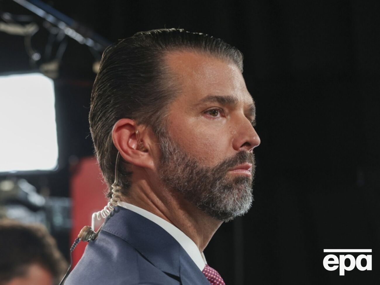 ВПК, кажется, хочет удостовериться, что третья мировая будет развязана до того, как у отца появится возможность установить мир, отметил Трамп-младший