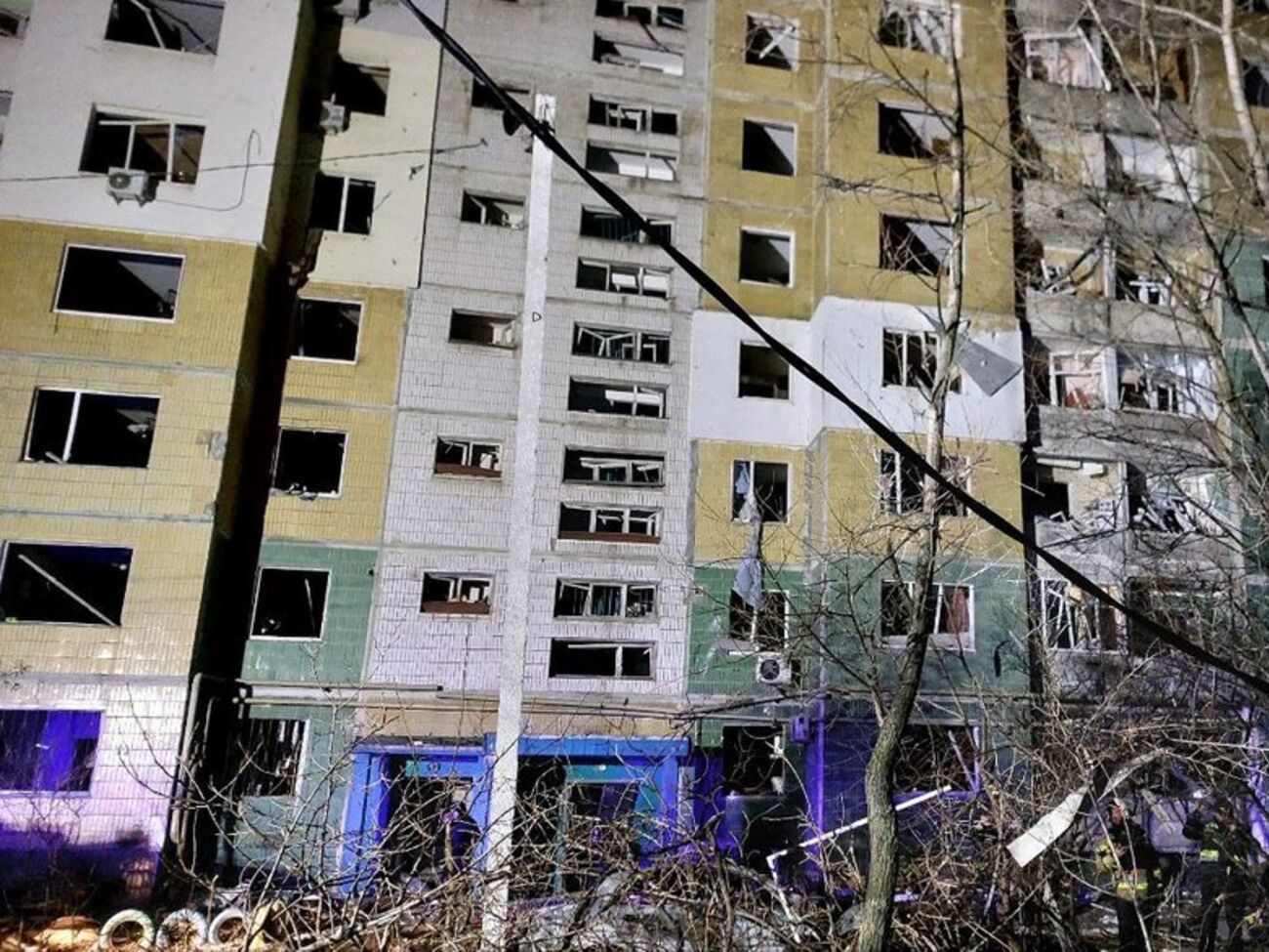 Окупанти поцілили в дев'ятиповерховий будинок