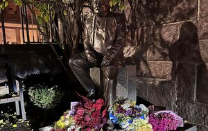 Мозговий помер 2010 року