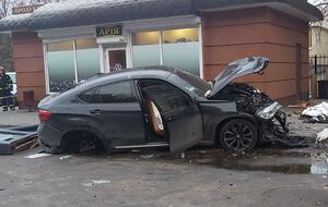 В Хмельницком BMW въехал в остановку