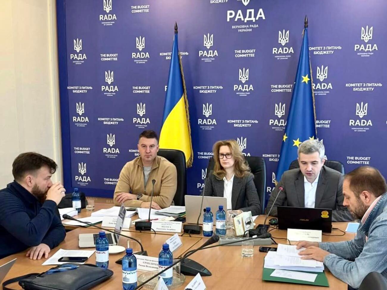 За проголосовали 24 члена комитета