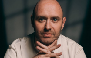 Когда хвостик Трампа Маск высмеивает слова Зеленского об украинской независимости, он высмеивает Украину