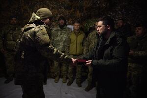 Президент нагородив військовослужбовців, які захищають Покровськ від РФ