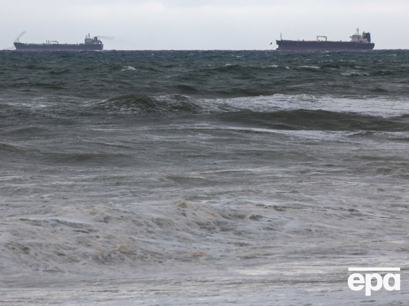 В море оборвался еще один европейский кабель связи