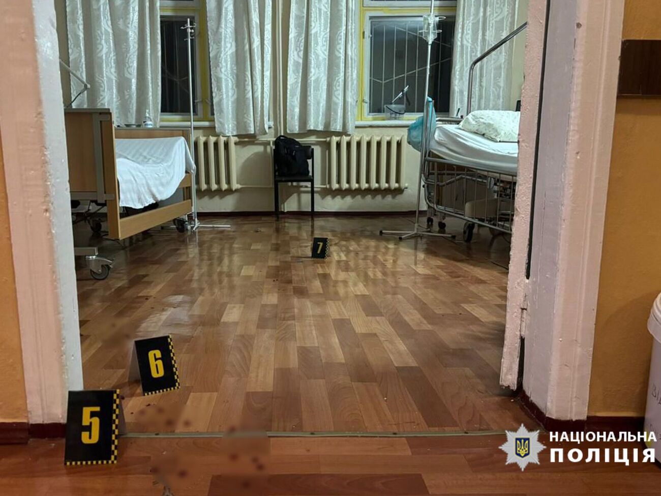 На лікаря пацієнт напав під час обстеження, зазначили в поліції