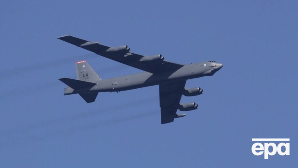 Штати скерують кілька додаткових бардувальників B-52, есмінці для системи ПРО, ескадрильї винищувачів і літаки-заправники