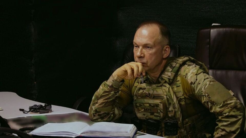 Ситуація на фронті продовжує залишатися складною, зазначив головнокомандувач