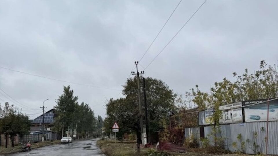 В некоторых городах и селах, приближенных к оккупированным территориям и зоне боевых действий, энергетики ДТЭК возвращали свет уже десятки раз