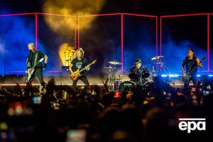 Гурт Metallica послідовно підтримує Україну