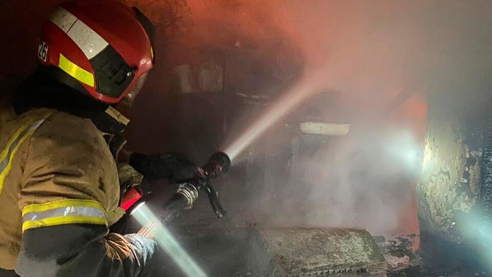У Дніпрі горить у двох місцях
