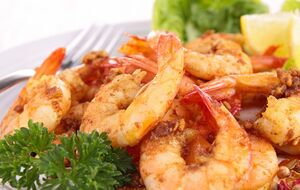 Креветки нужно обжарить на растительном масле