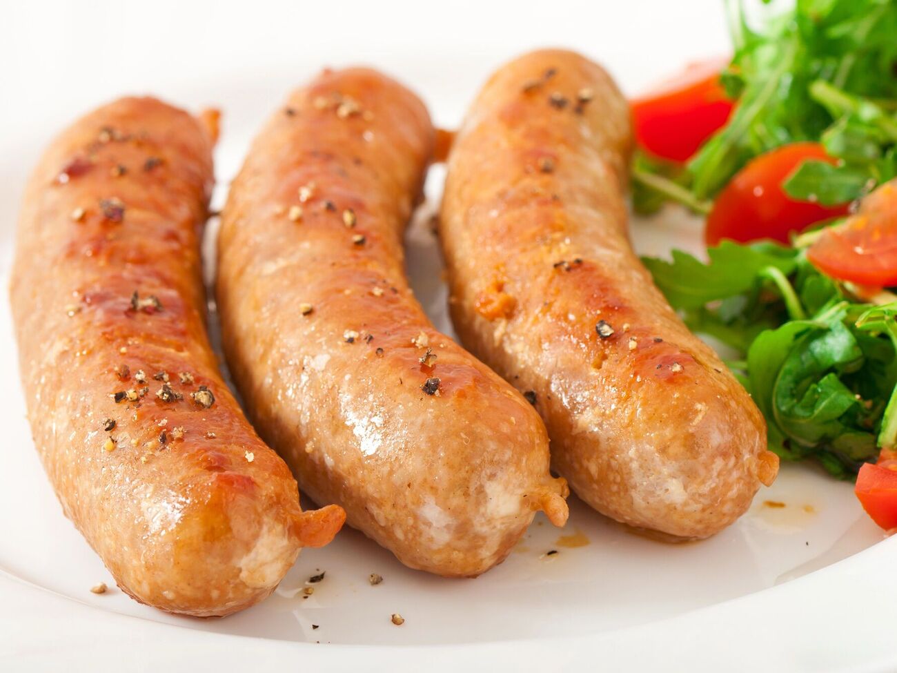 Домашню ковбасу готують методом запікання