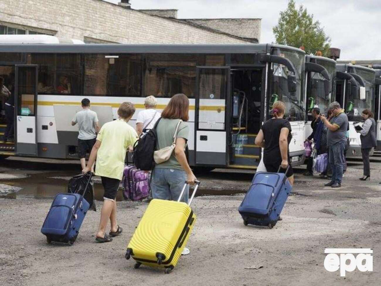 Краснопільська селищна рада обіцяє вивезти людей у безпечніші райони проживання