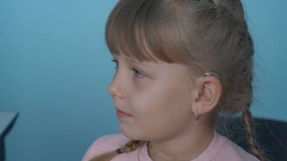 Катя народилася здоровою дитиною, але на тлі стресу повномасштабної війни почала багато хворіти