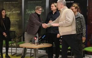 Эксперт подчеркнул, что появление политика в сверхдорогих люксовых вещах на таком мероприятии было чрезвычайно неуместным