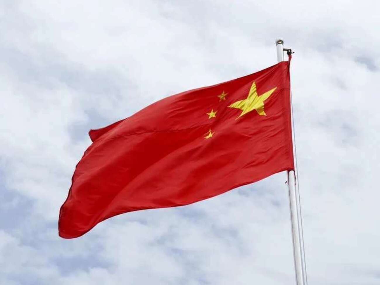 Китай призвал все стороны к "сдержанности"