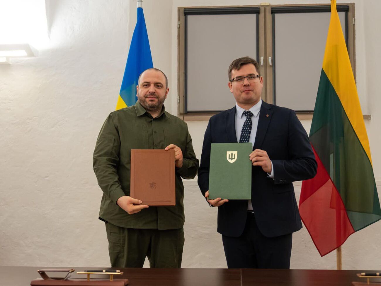 Умєров і Кащюнас підписали меморандум про підтримку української оборонної промисловості