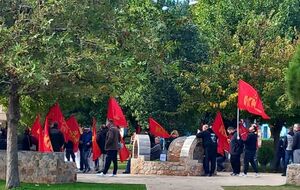 Посольство України у Греції засудило насилля з боку членів КПГ