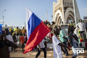 У навчальних відеороликах ідеться про те, що інтернет є полем геополітичного протистояння, пише видання