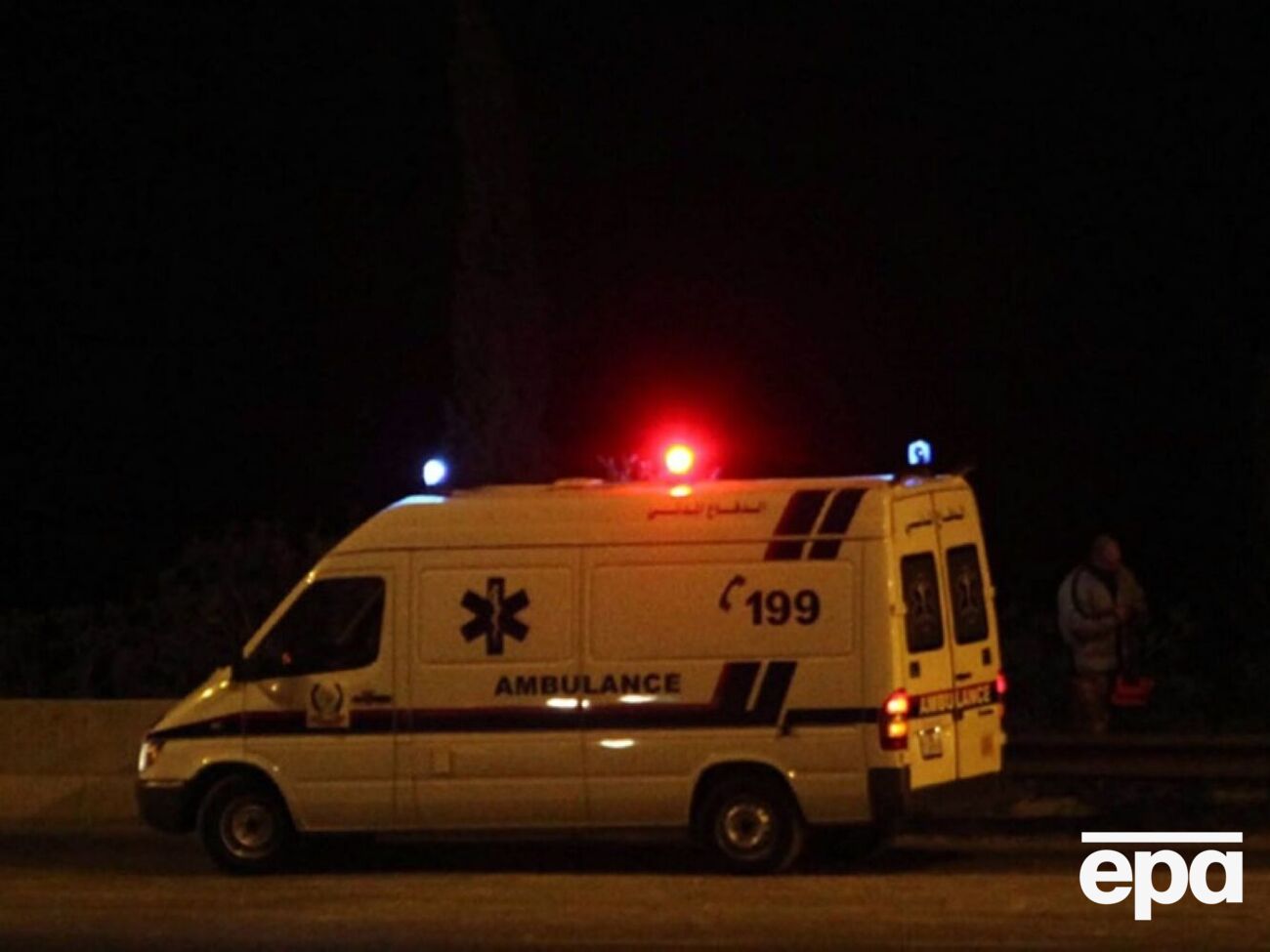 Раненых полицейских госпитализировали в состоянии средней тяжести