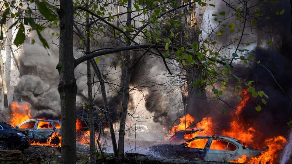 Росія продовжує свої намагання знищити українців, посіяти страх і паніку, пояснив президент України