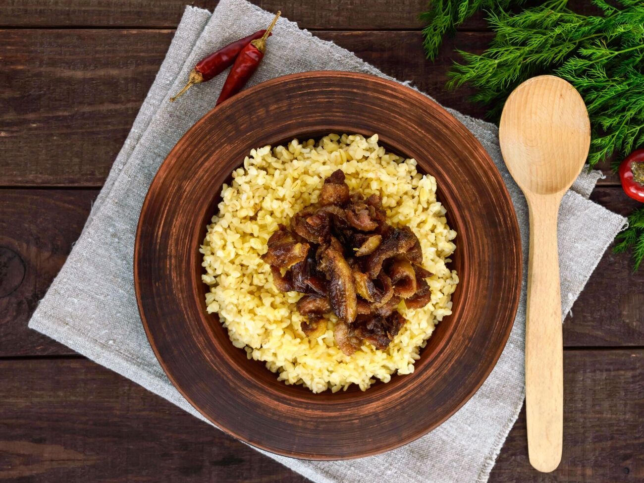 Пшеничная каша является универсальным гарниром