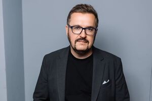 Пономарев родился в 1973 году в Хмельницком