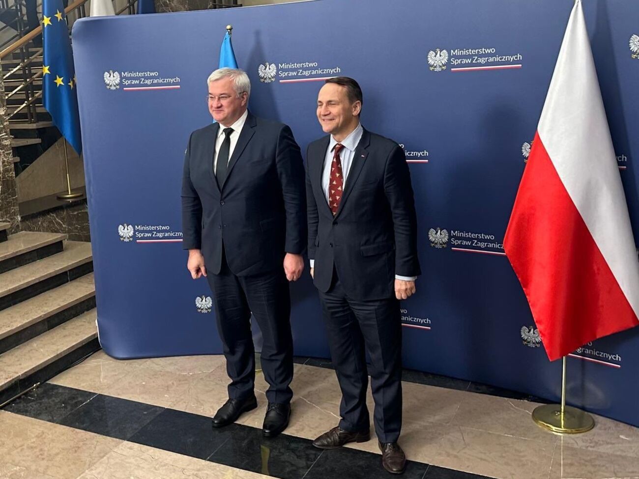 25 ноября Сибига и Сикорский приняли заявление об эксгумациях жертв Волынской трагедии