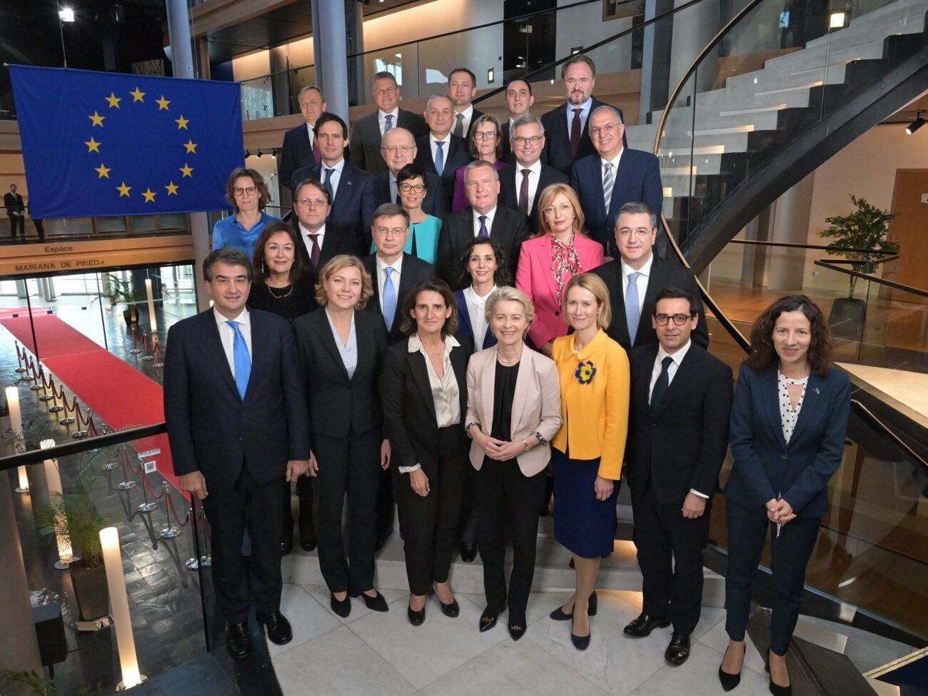 Новий склад ЄК розпочне роботу 1 грудня