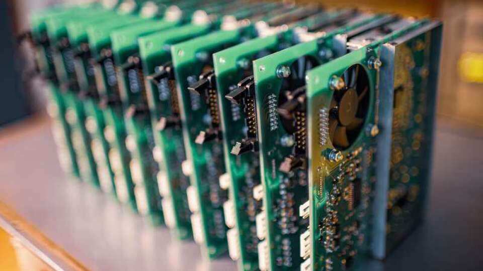 РФ закупает микросхемы для истребителей и ракет через связанные с Лукашенко компании