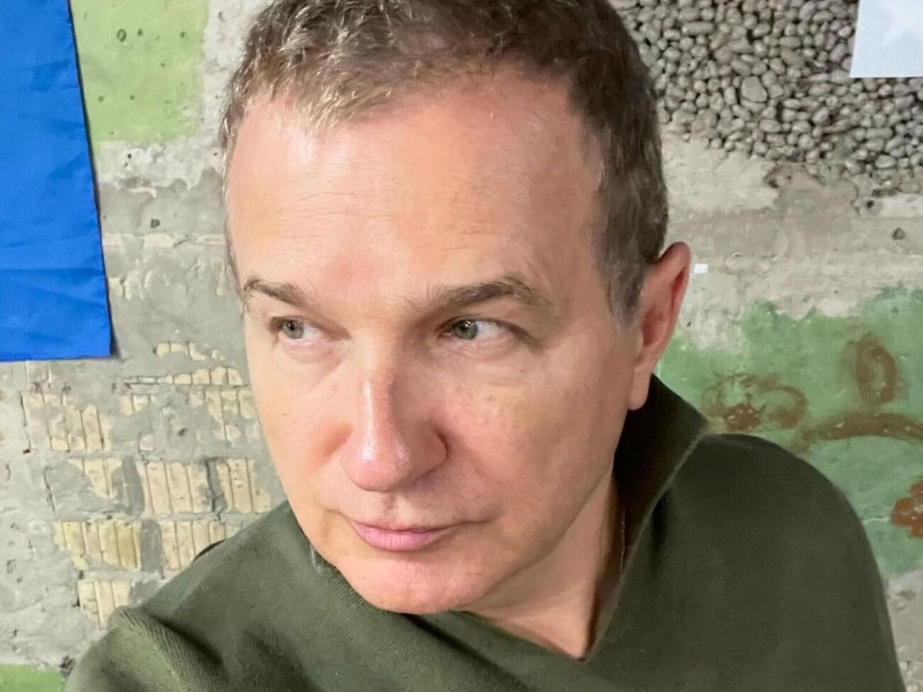 В 2023 году Горбунов попал в скандал, выиграв тендер на съемки сериала "СМТ Інгулець"