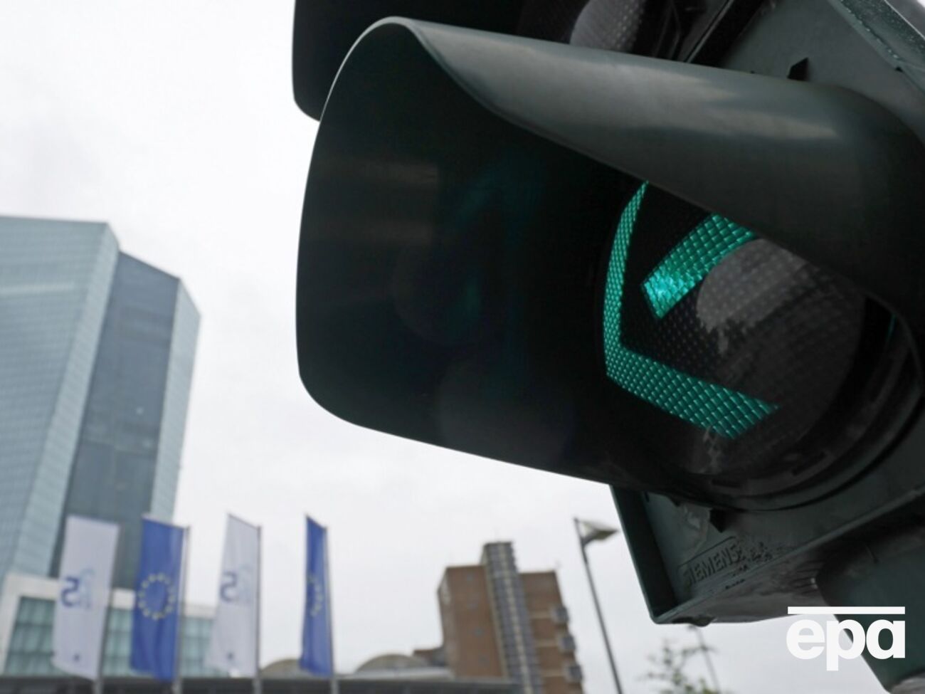 В Україні нові світлофори будуть із насиченішим зеленим сигналом