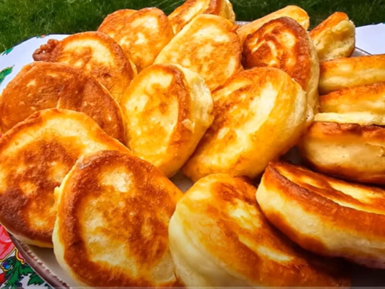 Оладьи накрывать крышкой во время приготовления не обязательно