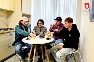 Во время боев за Мариуполь Лупина получил пулевое ранение