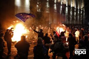 У Тбілісі поліція водометами й газом розігнала акцію протесту. Фоторепортаж