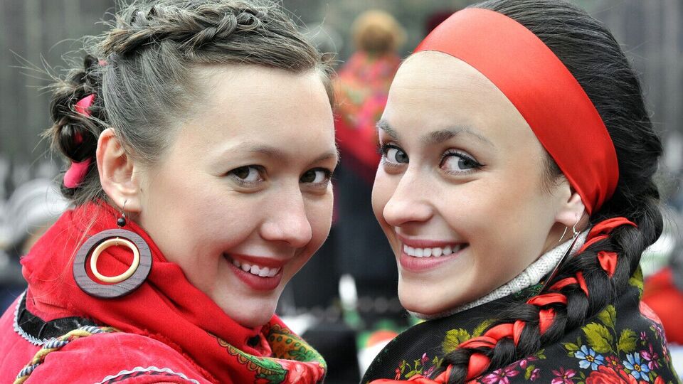 Дівчата на Андрія ворожили