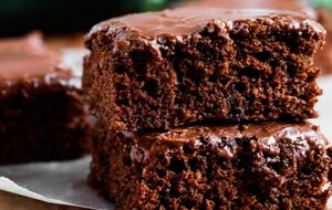 Для цього шоколадного торта не потрібні яйця