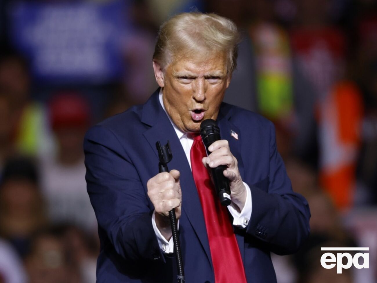 Трамп може оголосити себе переможцем, не чекаючи на підрахунок голосів, кажуть джерела