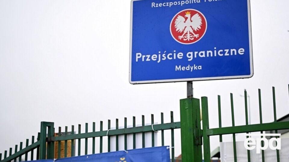Чи буде нова хвиля біженців у Польщі, залежить від кількох чинників, зазначив консул