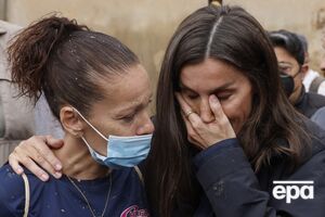 Королева Летиція плакала під час відвідування міста, яке найбільше постраждало від повеней