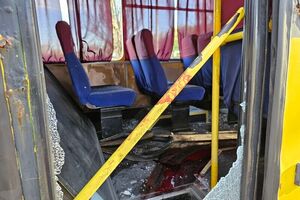 В автобусе пострадали четыре человека