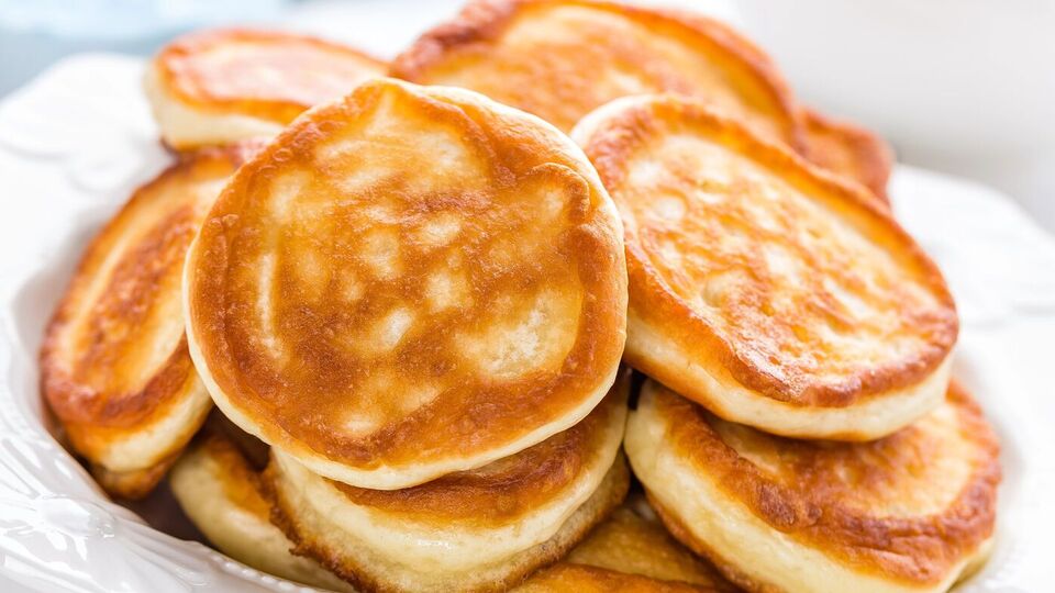 Добавьте это к муке – и оладьи будут пышные и вкусные. Рецепт теста на молоке