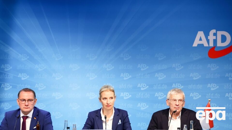AfD (у центрі на фото – кандидатка в канцлери від партії) пропонує зняти санкції з РФ