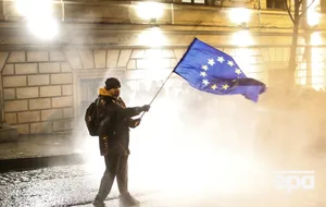 Грузины протестуют против отказа от переговоров по вступлению страны в ЕС