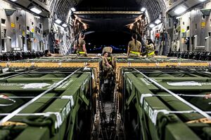 Про надання Україні нового пакету допомоги США можуть оголосити 2 грудня, писали ЗМІ