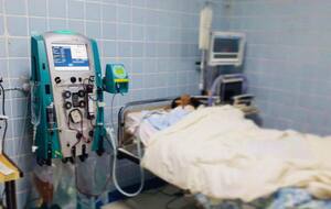 Гемодіаліз є критично важливою процедурою для пацієнтів, чиї нирки втратили здатність до нормального функціонування, зазначили благодійники