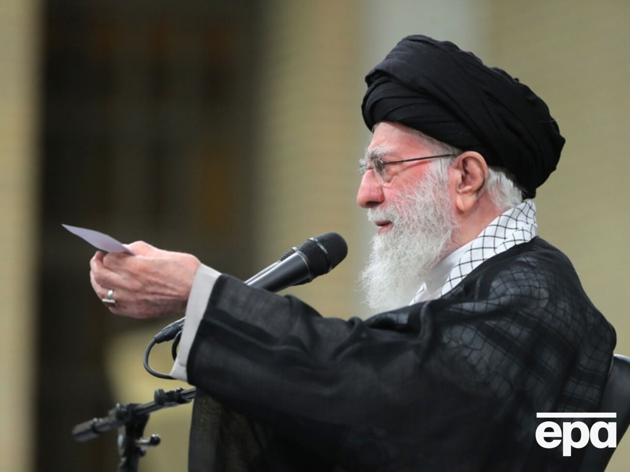 Хаменеи предупредил США и Израиль о "жестком ответе"