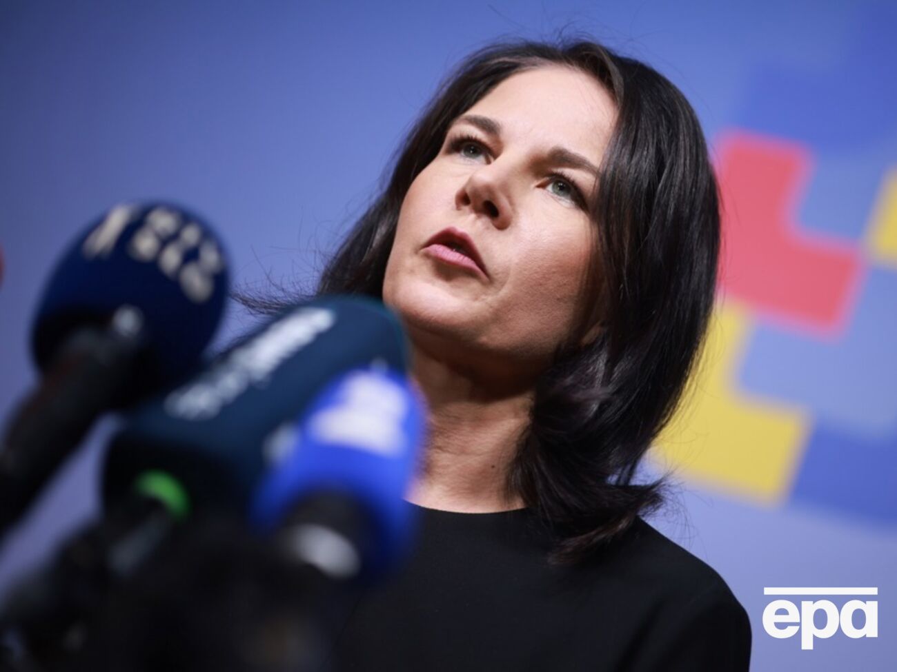 Путін хоче унеможливити "вільне рішення" України про вступ у НАТО, зазначила Бербок